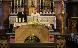 Doch kein Open-Air-Gottesdienst - Beten und Singen in der Stadtpfarrkirche