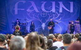 Weltstars spielen in der Domstadt: Folk-Rock-Band begeistert im Museumshof