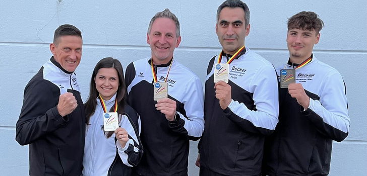Die Ausbeute bei den Deutschen Meisterschaften gleicht einer Sensation. Von links: Trainer Dirk Menzel, Marisa Mäder, Stefan Brons, Faruk Yilmaz, Valentin Reith.