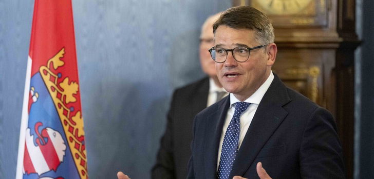 Der Hessische Ministerpräsident Boris Rhein ist der Ansicht, dass Bund und Länder auf einem konstruktiven Weg sind, um die Finanzbeziehungen zwischen ihnen beiden zu reformieren.